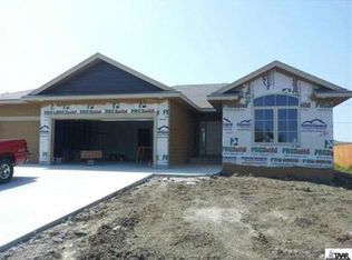 3327 SW 44th Ter, Topeka, KS 66610