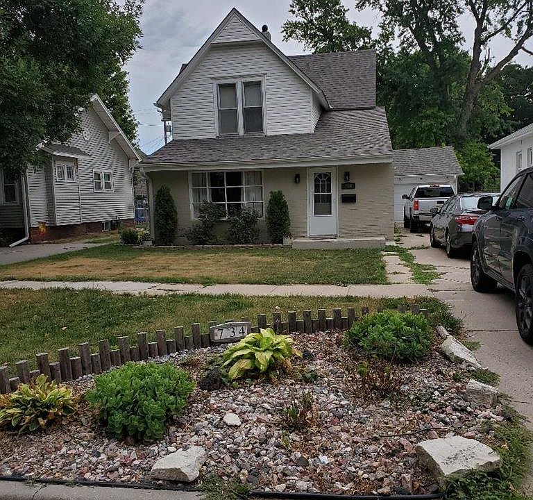 1st image of 734 N Lincoln Ave