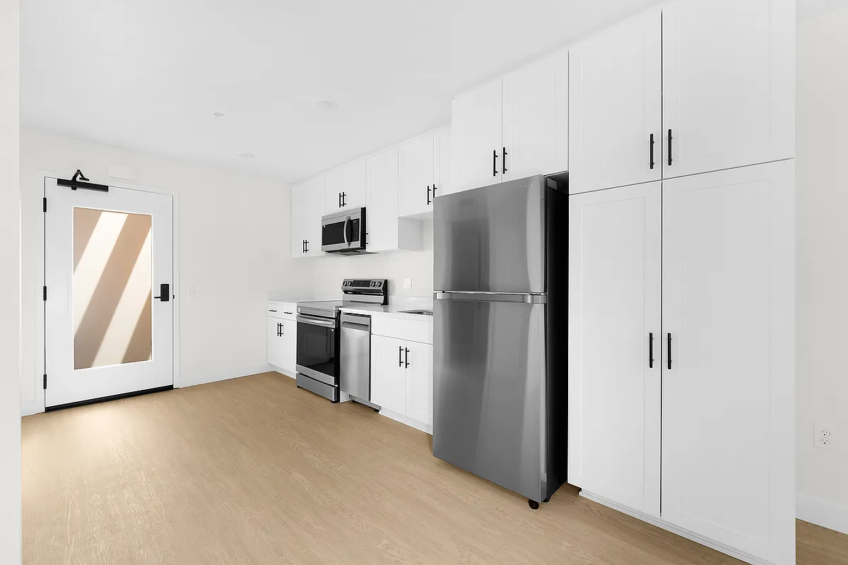Building Photo - 4661 Florida St #204