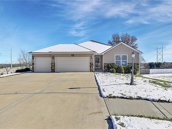 2nd image of 106 S Prairie Rose Cir