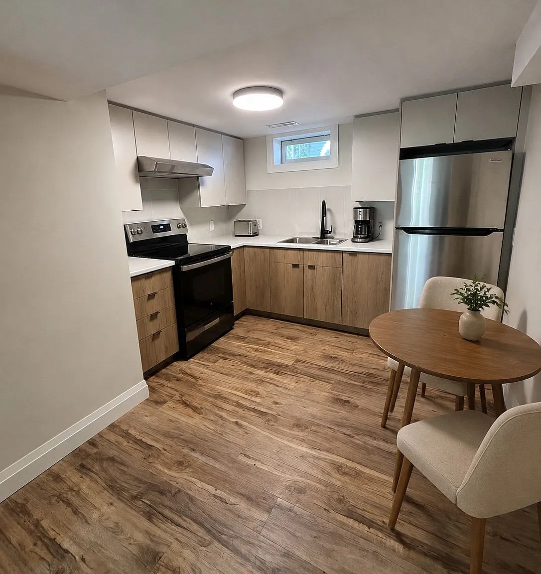 2 bed, $1,900 — Photo 2