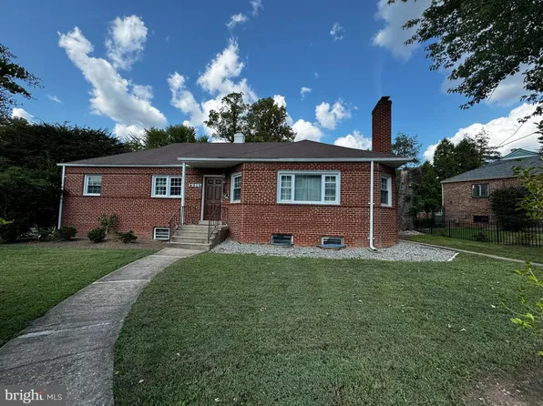 4915 36th St N, Arlington, VA 22207