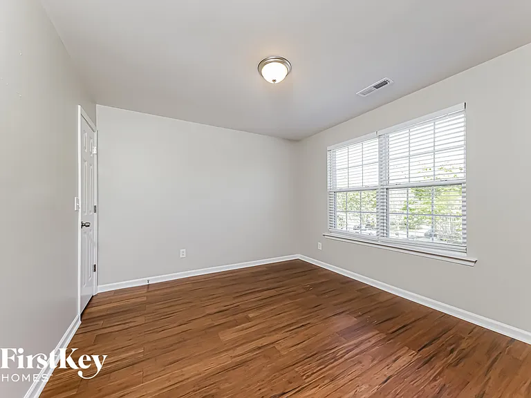6221 Elderbush Dr — Photo 7