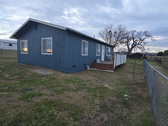 3rd image of 4219 Buena Vista Dr