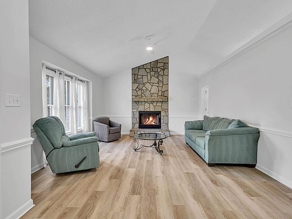 2nd image of 1029 Pagan Rd