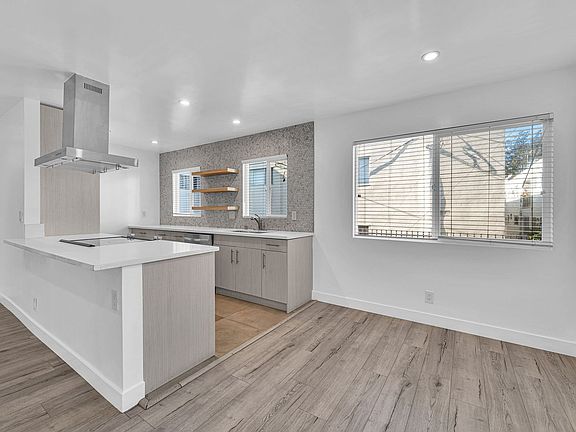 2nd image of 1009 N Edinburgh Ave APT 4