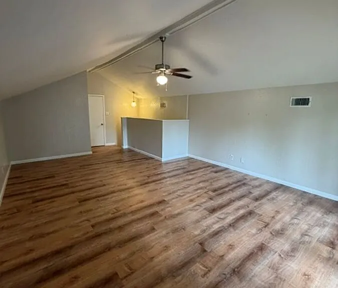 815 Cedar Oaks Ln — Photo 36