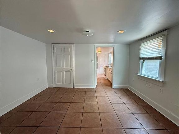 5th image of 2302 Jena St