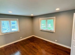 137 N Circle Ave, Bloomingdale, IL 60108