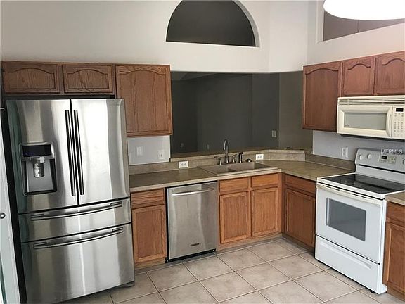 5th image of 3608 Meadow Green Dr