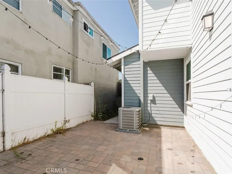 1909 Gardena Ave — Photo 16