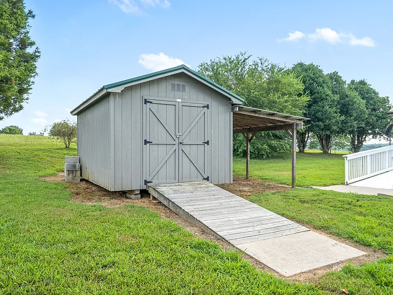 4151 Chapel Hill Rd — Photo 18