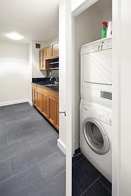 Rented by UbiQ NY | media 7