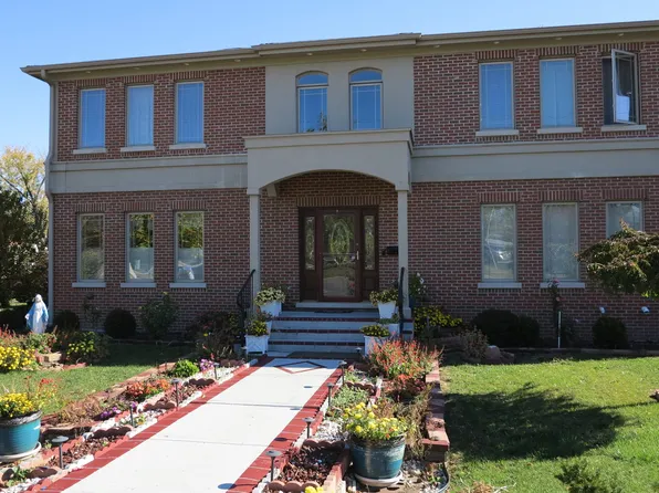 7151 Church St, Morton Grove, IL 60053