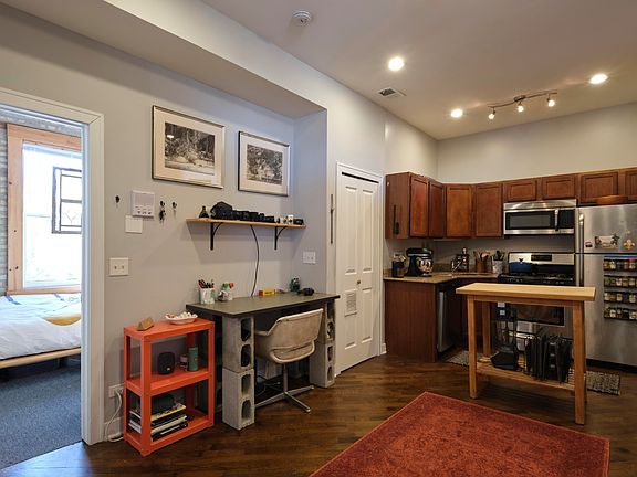 4th image of 2752 W Le Moyne St #2
