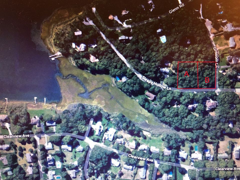 2nd image of 340 Sleepy Hollow Ln