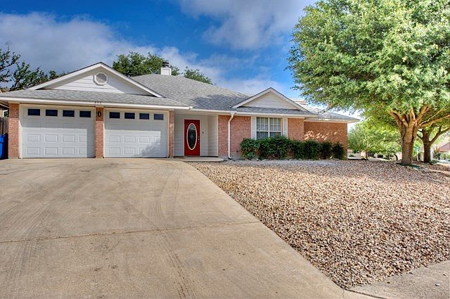 1st image of 606 Oak Valley Dr