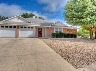 606 Oak Valley Dr, Kerrville, TX 78028