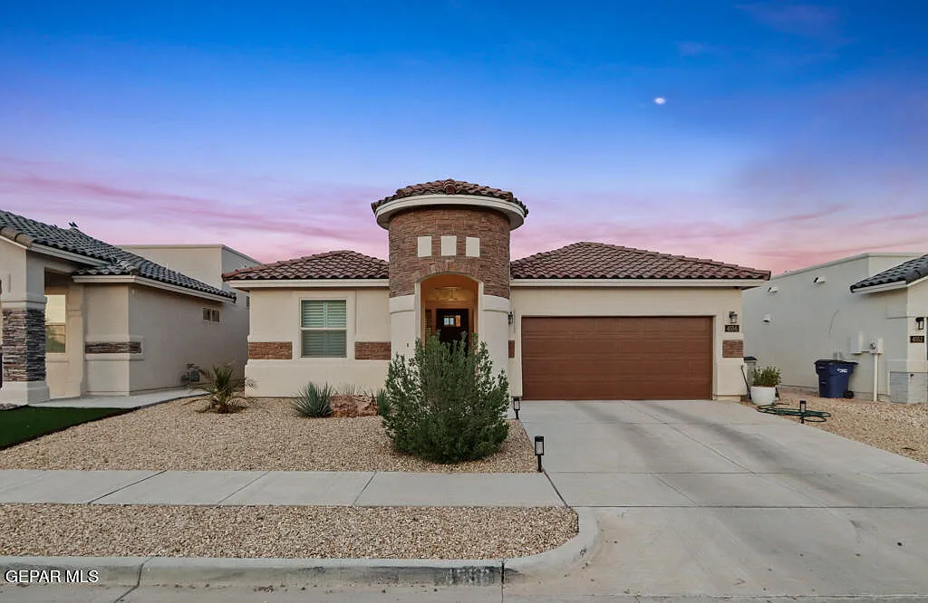 4 bed, 4.0 bath, 1701 sqft, $2,100 — Photo 4