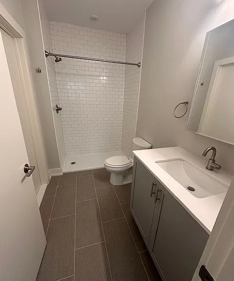 UH-208 Bathroom UH-208 Bathroom