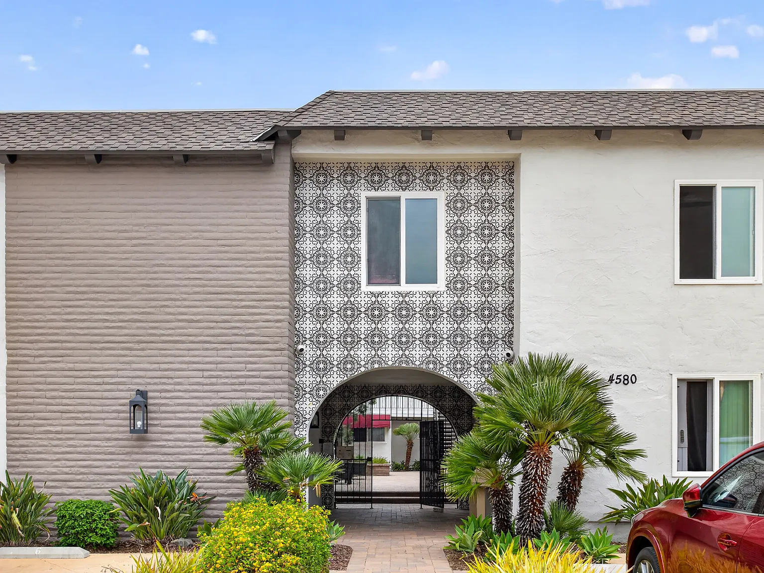 Casa Grande Apartments — Photo 1
