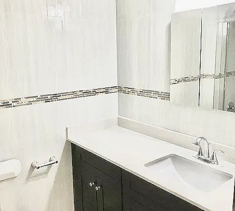 5th image of 150-22 Roosevelt Ave #1