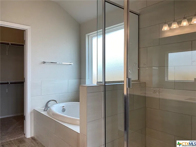 132 Lyndon Dr — Photo 38
