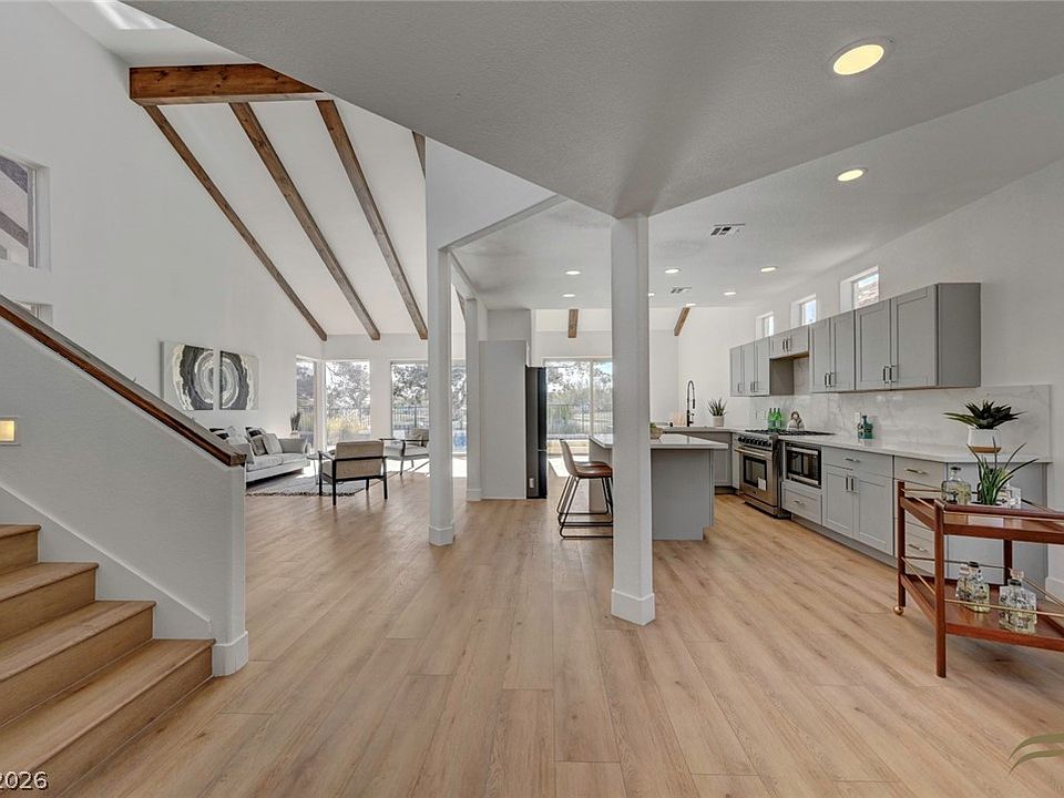 1st image of 8941 Diamond Falls Dr