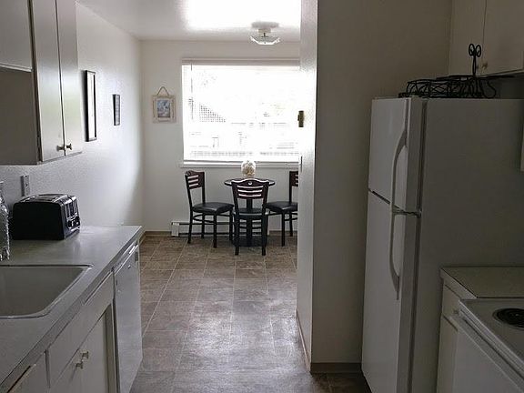 5th image of 10506 Bridgeport Way SW #5