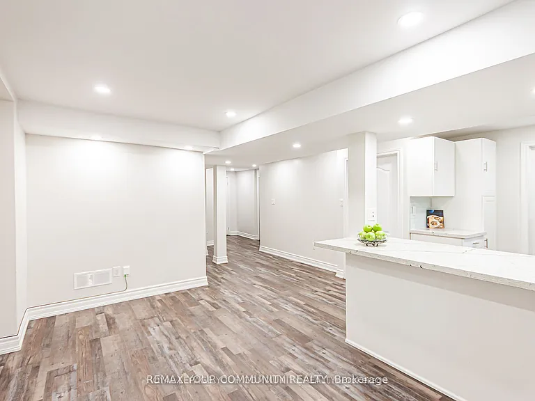 33 Durness Ave #BASEMENT — Photo 7