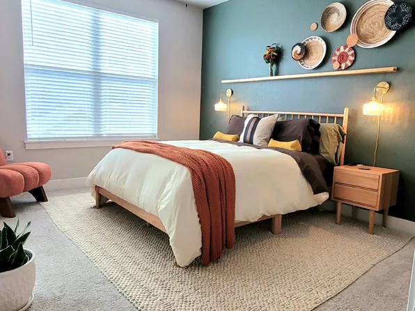 285 High Point Dr #203, Longmont, CO 80504