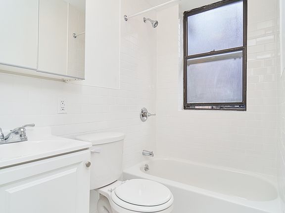 4th image of 324 E 74th St APT 5D