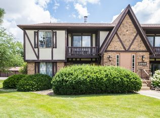 2010 Tracy Dr APT 4, Bloomington, IL 61704