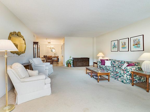 3rd image of 1700 NE 105th St APT 111