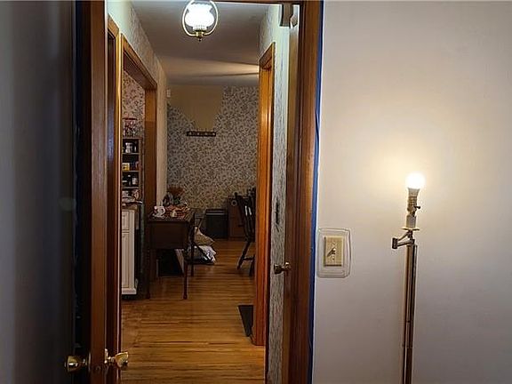 5th image of 131 Brookwood Dr