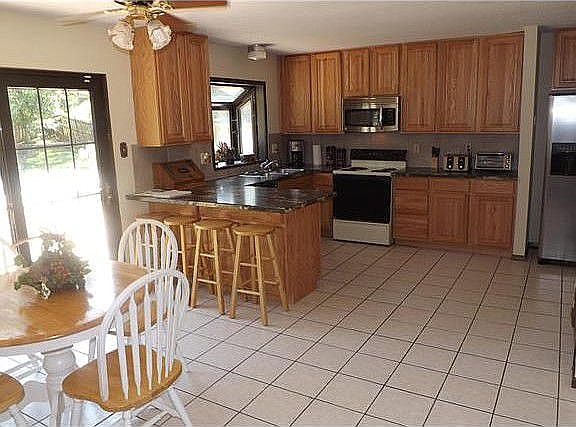 5th image of 6926 Broken Oak Dr