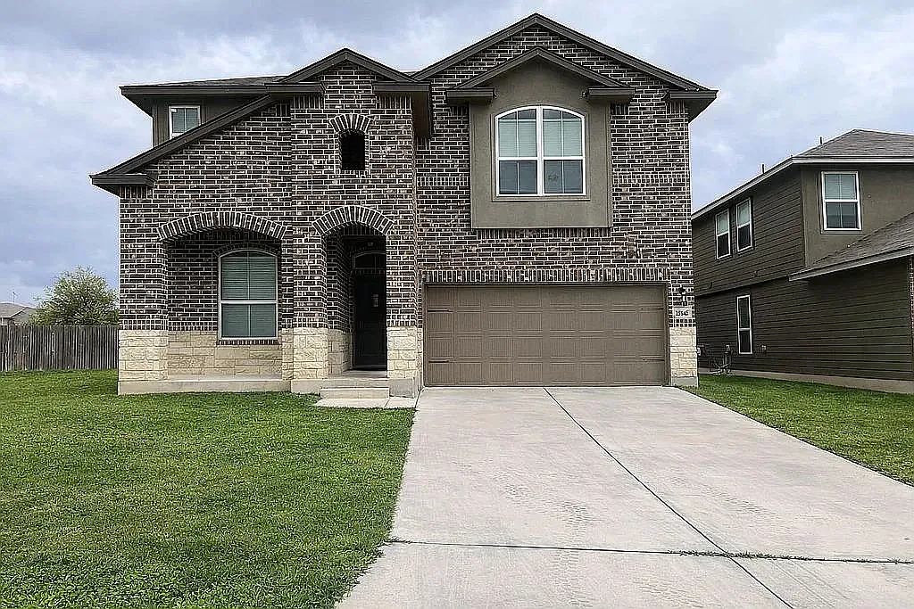 4 bed, 3.5 bath, 3530 sqft, $2,800 — Photo 1