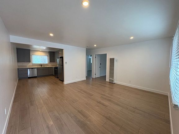 3rd image of 445 Rose Ave #455-06