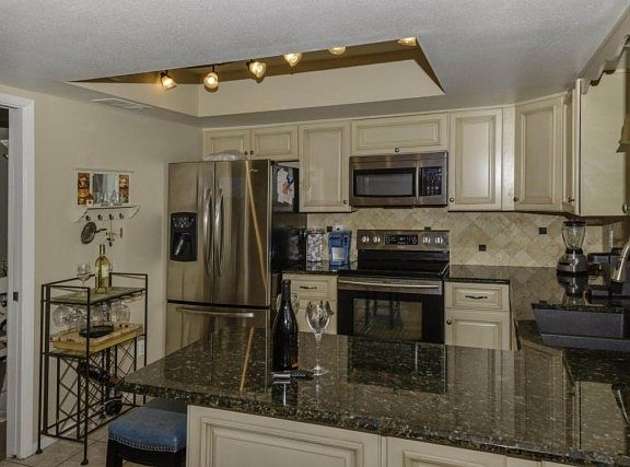 4th image of 5204 W Vogel Ave