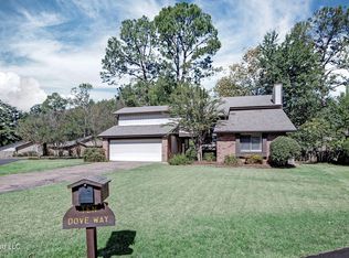 10 Dove Way Cir, Clinton, MS 39056