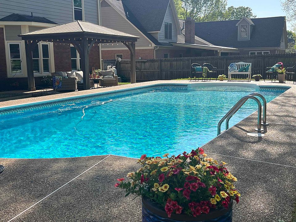 1st image of 588 Wood Valley Dr