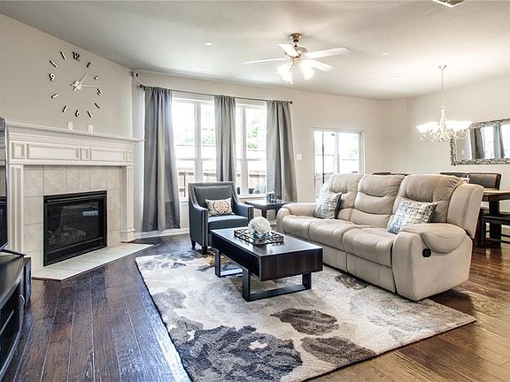 4th image of 415 Dublin St