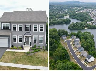 17884 Ridgewood Pl, Round Hill, VA 20141