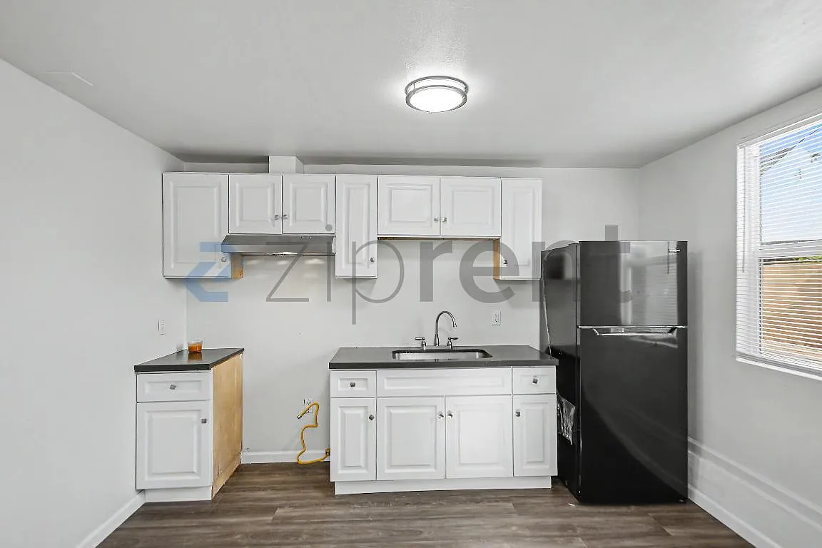 1 bed, 900 sqft, $1,680 — Photo 4