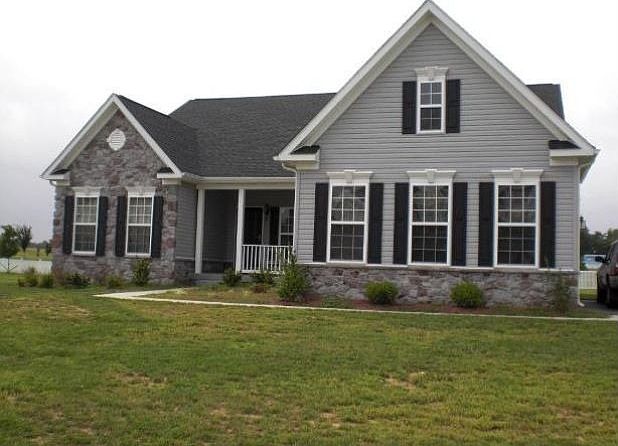 2nd image of 723 Sedgewick Dr