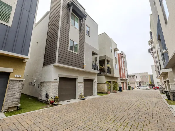 212 Log Pond Ln, Sacramento, CA 95818