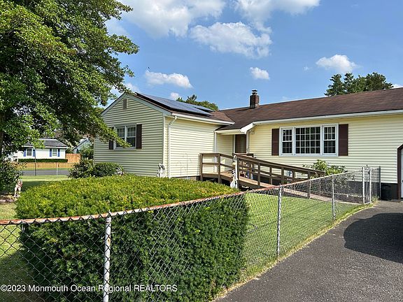 2nd image of 1140 Commonwealth Boulevard