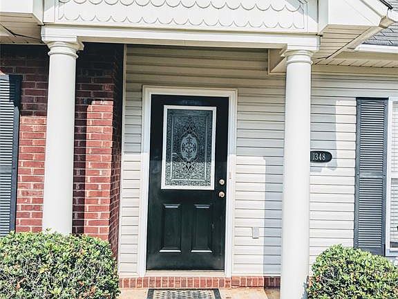 3rd image of 1348 Kingston Oaks Dr