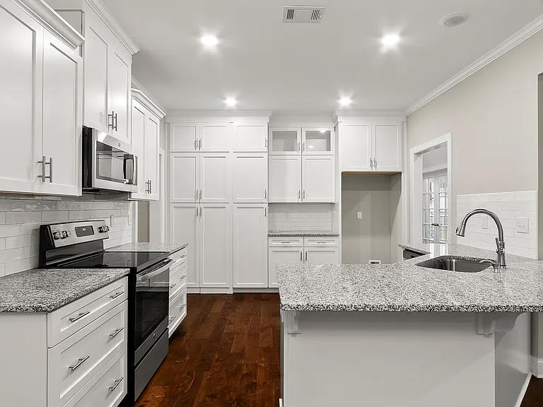 4200 Churchill Ln — Photo 12