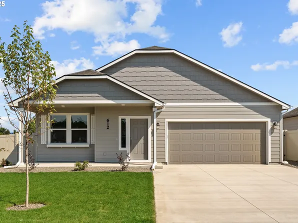 894 Yoss Pl, Cottage Grove, OR 97424